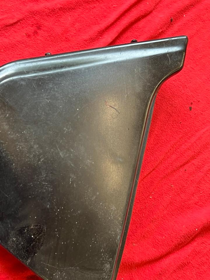 Suzuki GN 400 seitendeckel links 47211-37300 20€