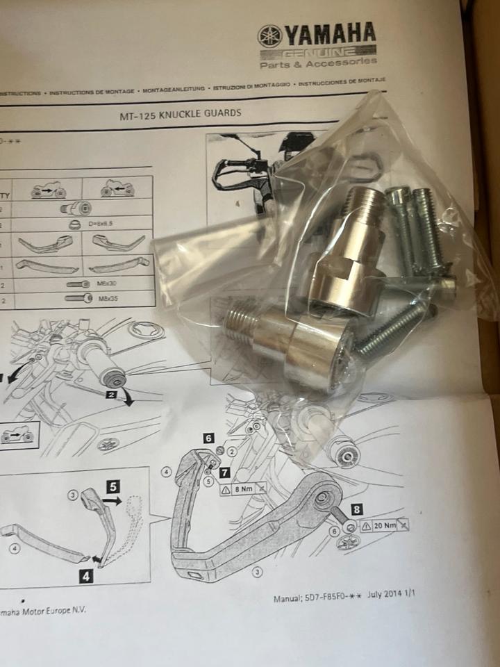 Yamaha MT 125 Hand guards 5D7-F85F0-00-P0 neu