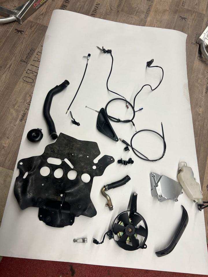 Yamaha R6 RJ03 Verkleidung schalter gaszug