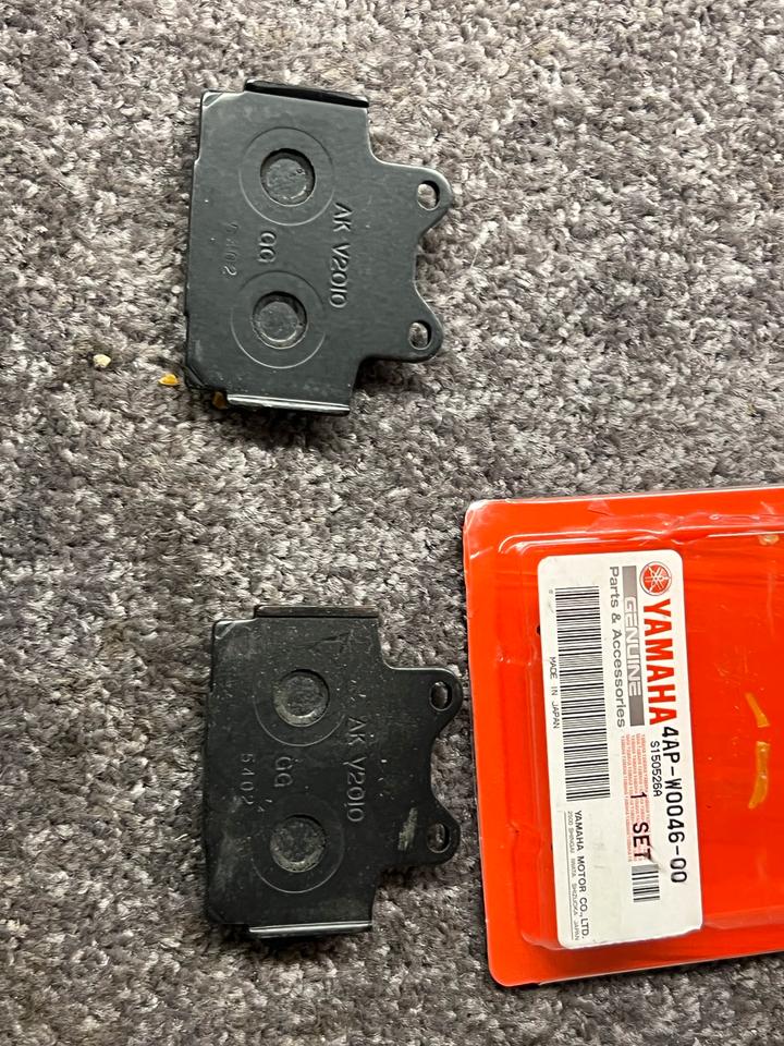 Yamaha RD 350 Bremsbeläge vorne 15€ 4AP-W0046-00
