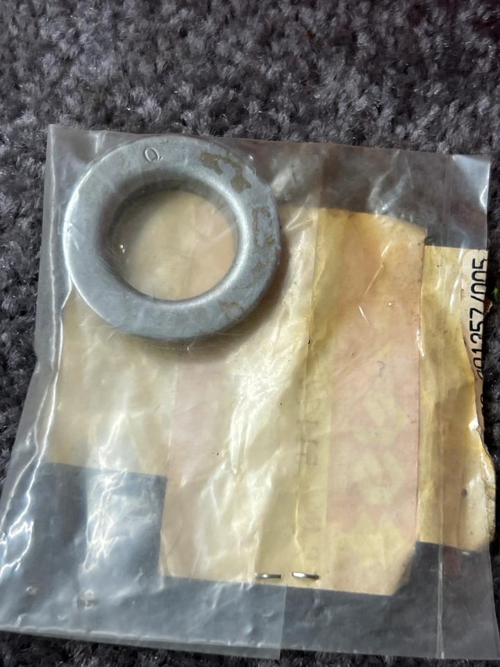 Suzuki DR 650 Ring Gabel 51172-12D00-000 5€