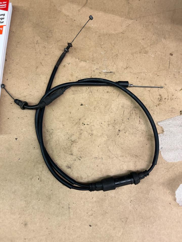 Honda nsr 125 jc 22 gaszug komplett 20€
