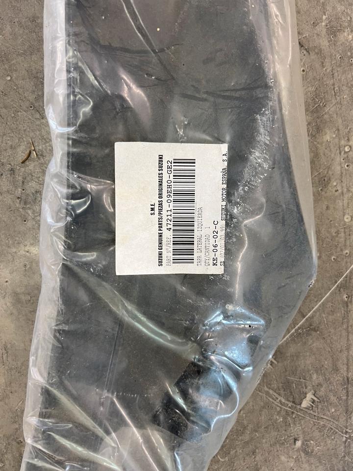 Suzuki AP 50 Verkleidung neu 4721109EH0-GE2 20€