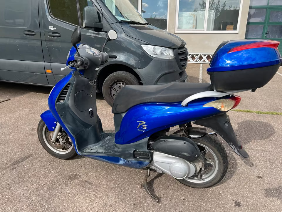 Honda PS 125 scooter