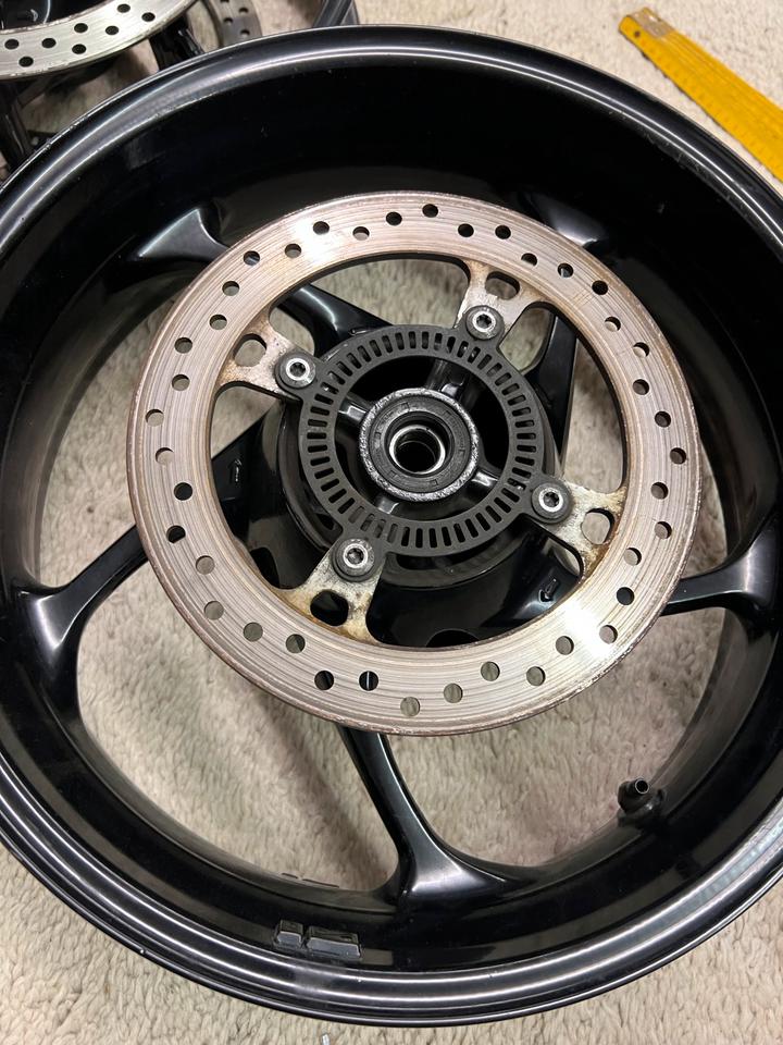 Triumph Trident Felgensatz komplett 880€