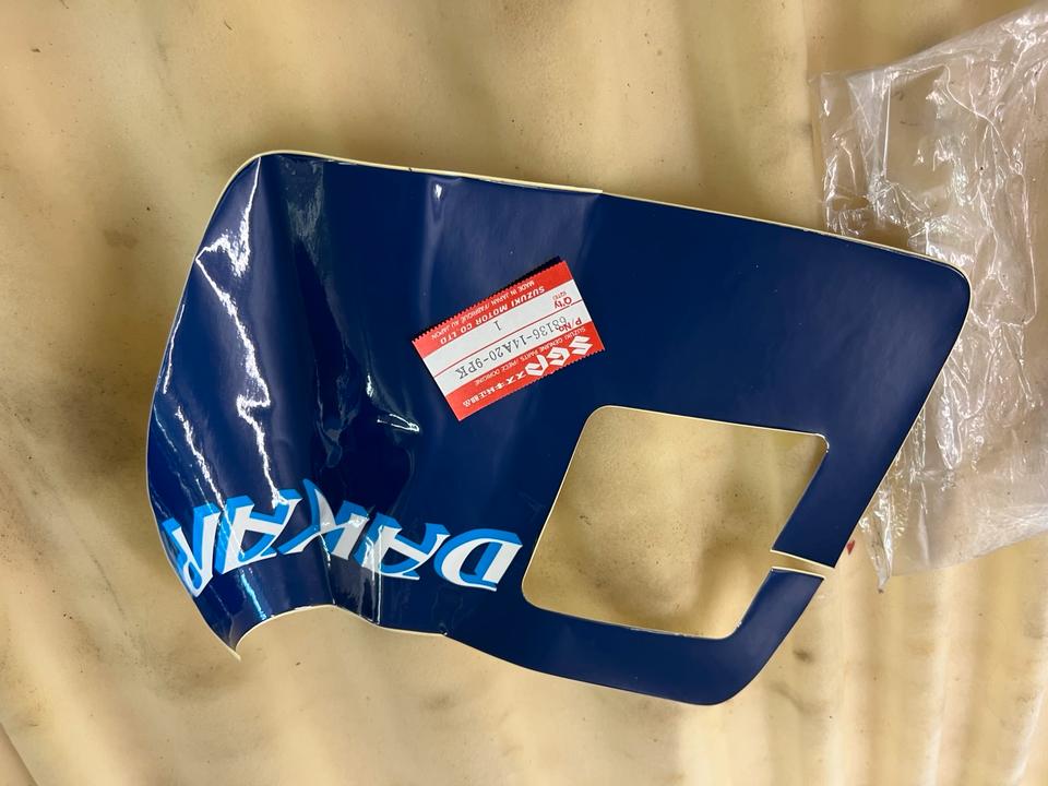 Suzuki DR 600 Aufkleber 68136-14A20-9PK seitendeckel