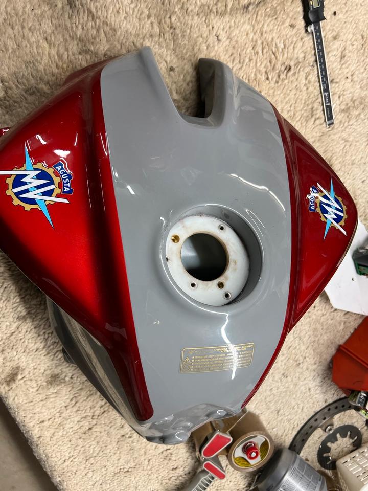 MV Agusta Brutale RR Tank 160€