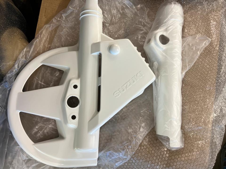 Suzuki DE 750 Bremsscheiben Schutz neu 100€