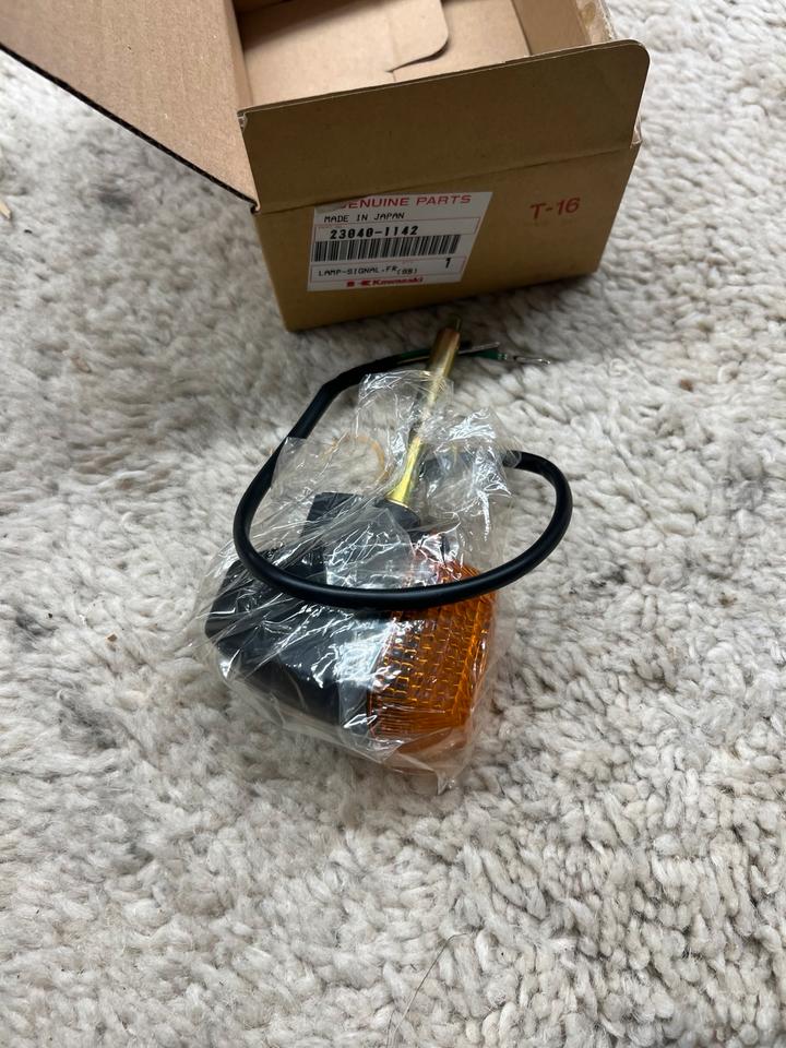 Kawasaki gpz 500 Blinker hinten original neu 23040-1142