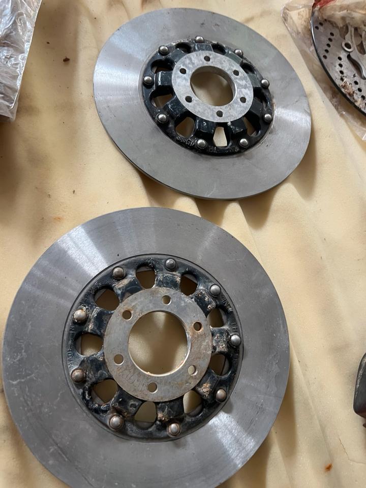 Suzuki GT 750 RE 5 Bremsscheiben vorne neu 100€
