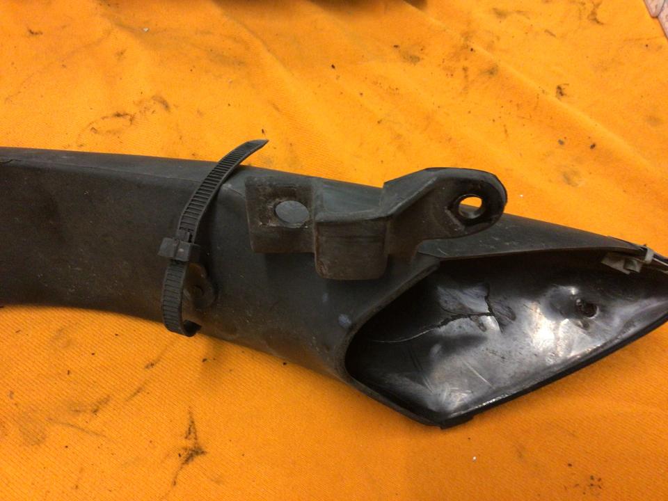 Luftrohr links Aprilia Falco 28€