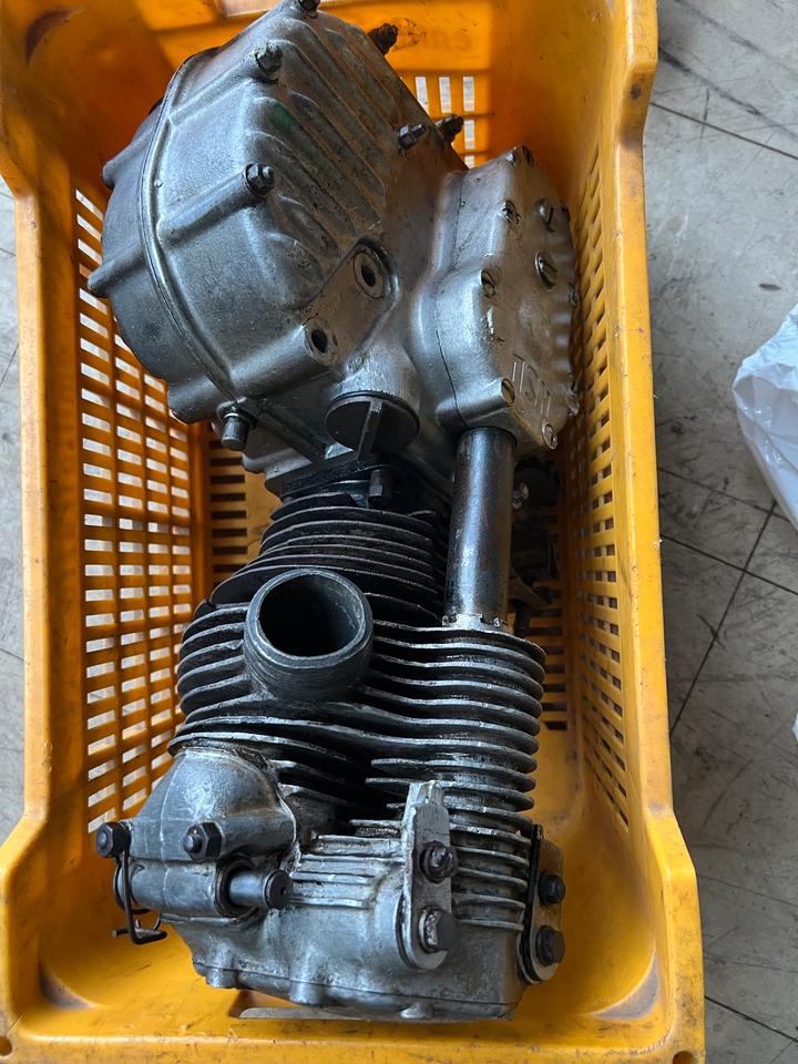 Nsu osl 250 WH Motor je 600€