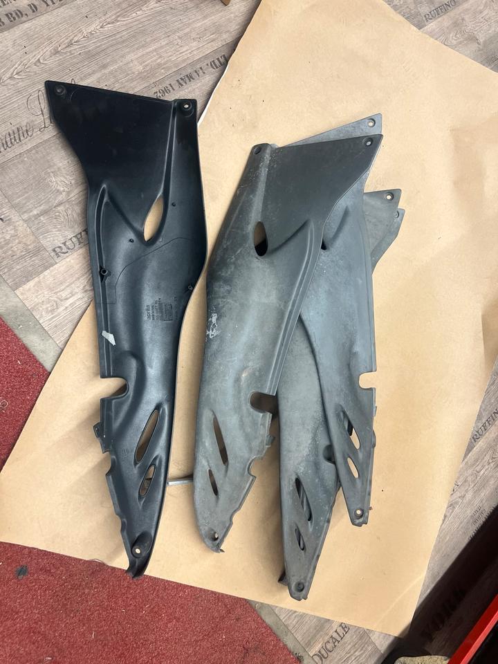 Aprilia Pegaso 650 Verkleidung Hinten links dis 12871 105918 neu