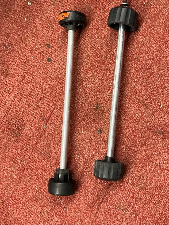 Ktm Duke 690 Sturzpads Achspodektor 28€