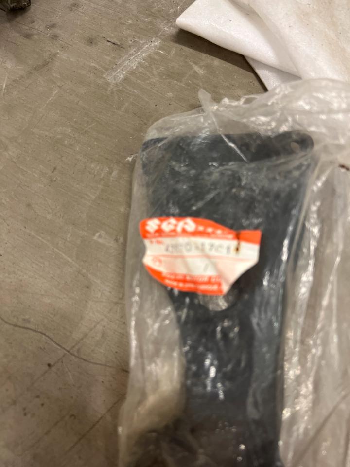 Suzuki GSXR 88-89 Fußrasten-Halter