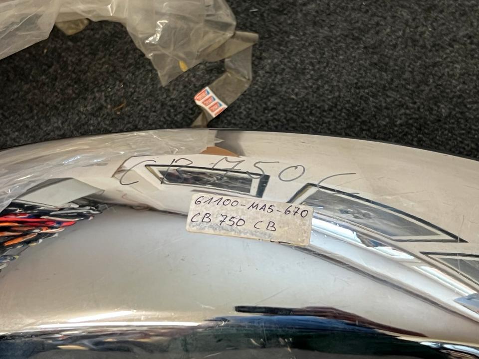 Honda cb 750 c kotflügel 61100-MA5-670 60€