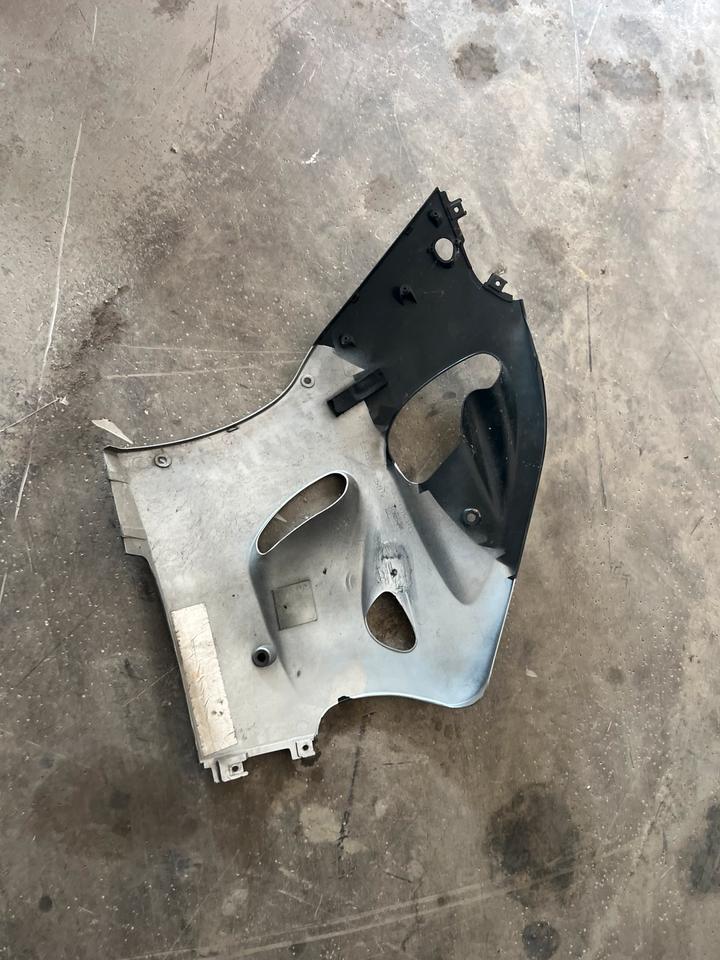 Suzuki srad 750 gsxr 750 Verkleidung rechts 94471-33E00 28€