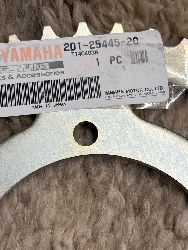 Yamaha FZ1 kettenrad 2D1-25445-20 neu 30€