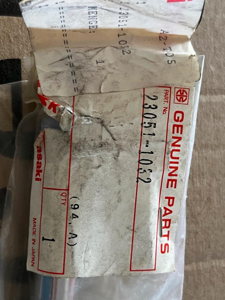 Kawasaki KH 125 blinkerhalter 23051-1032 neu 16€