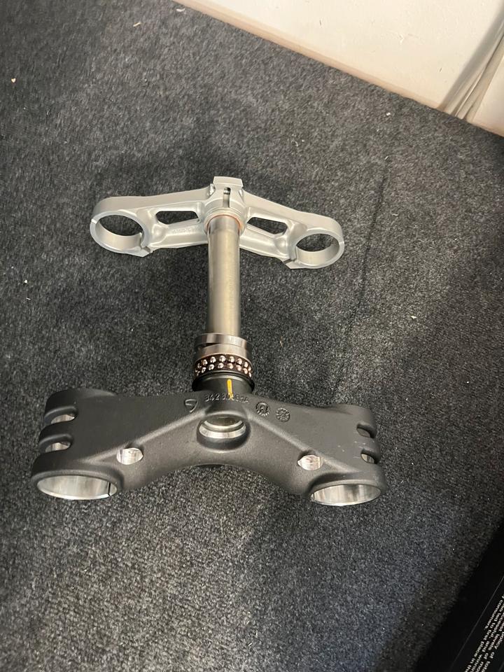 Ducati panigale V4 gabelbrücke Joch 3423.068.1A