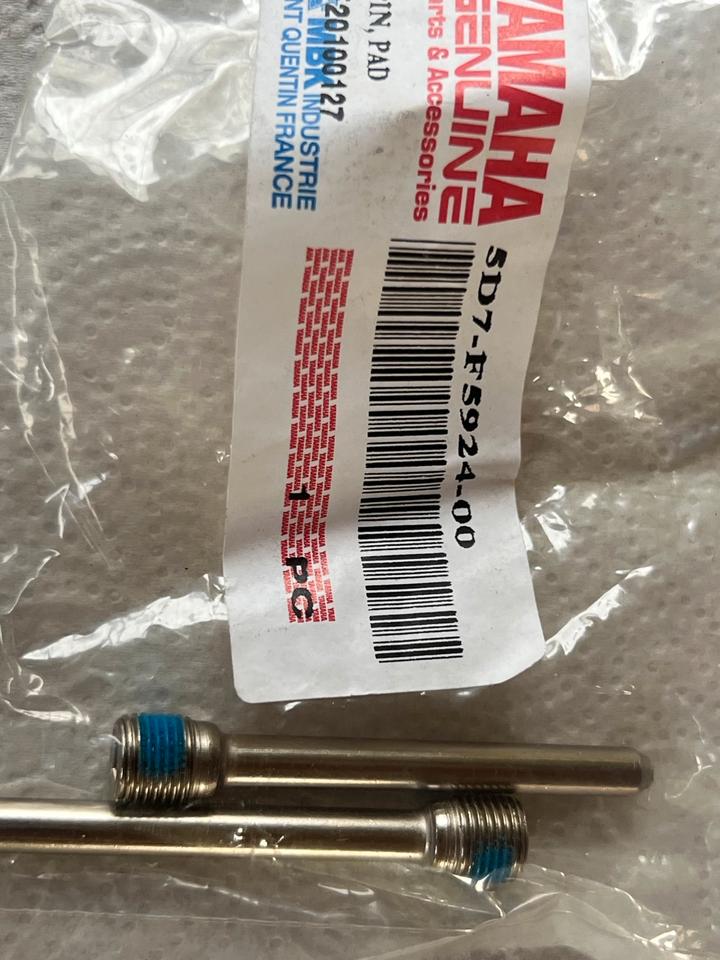 Yamaha MT 125 Schraube Bremsbeläge hinten 5D7-F5924-00
