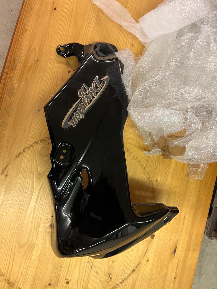 Yamaha YBR 125 diversion seitenverkleidung rechts neu 108€