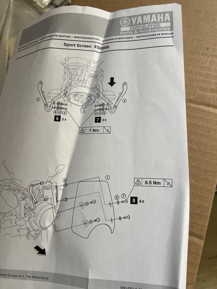 Yamaha XSR 900 Sport Scheibe neu B90-F8 J0-00 120€