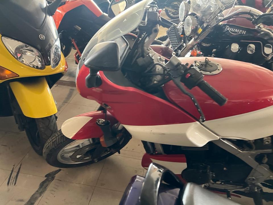 Kawasaki GPZ 500 300€