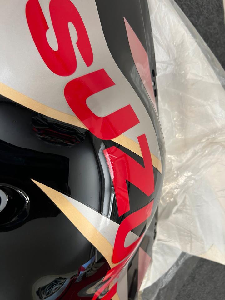 Suzuki gsxr 750 1100 Seitenverkleidung neu 94480-41C80-3J