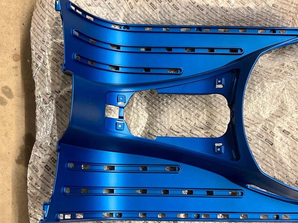 Vespa GTS 300 1B006953000D03 Trittbrett fussrauabdeckung