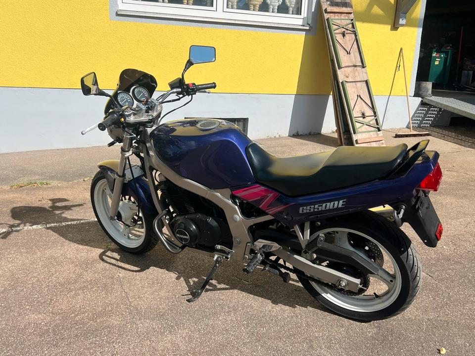 Suzuki GS 500 E in Teilen zu verkaufen