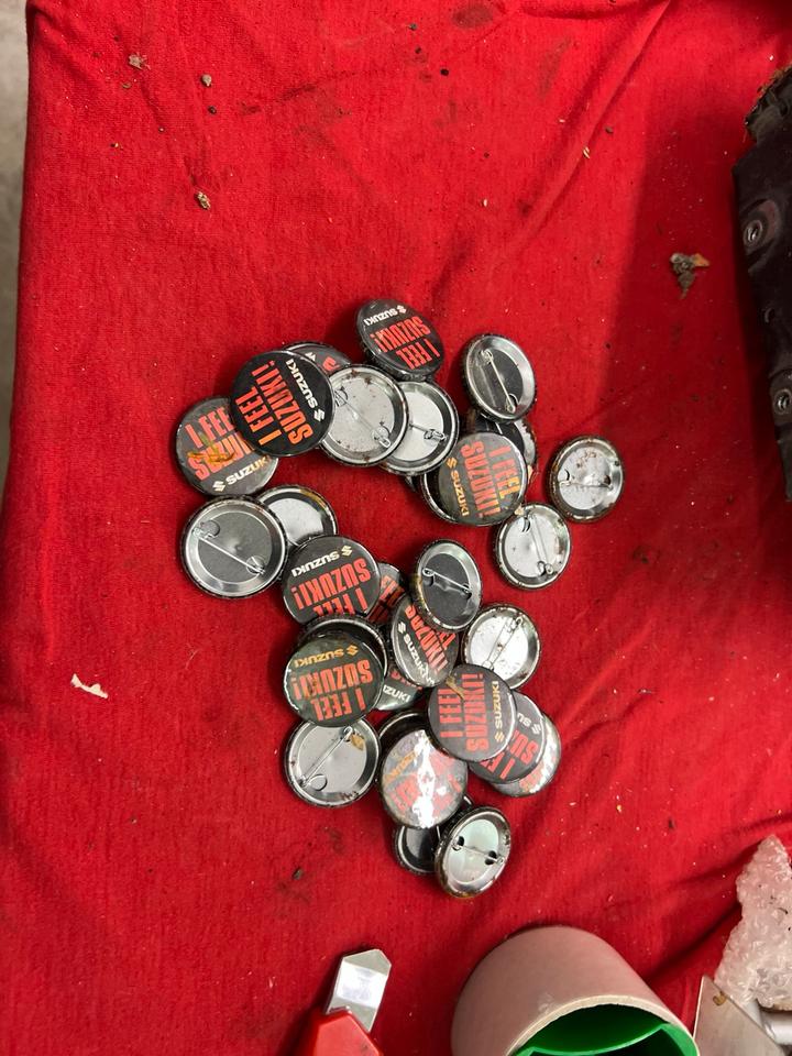 Suzuki anstecker Button alles 10€