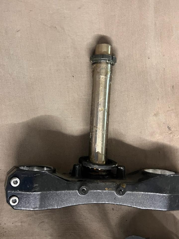 Kawasaki Z 1000 Gabeljoch 60€