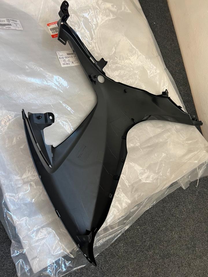 Suzuki gsxr 600 K7 Verkleidung rechts neu 94490-01H00-019