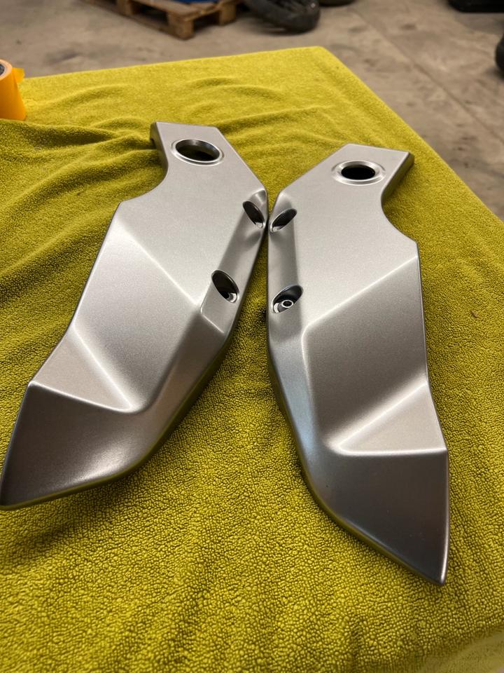 Kawasaki Z 1000 2004-2005 Seitenverkleidung Deckel Rahmen je 20€