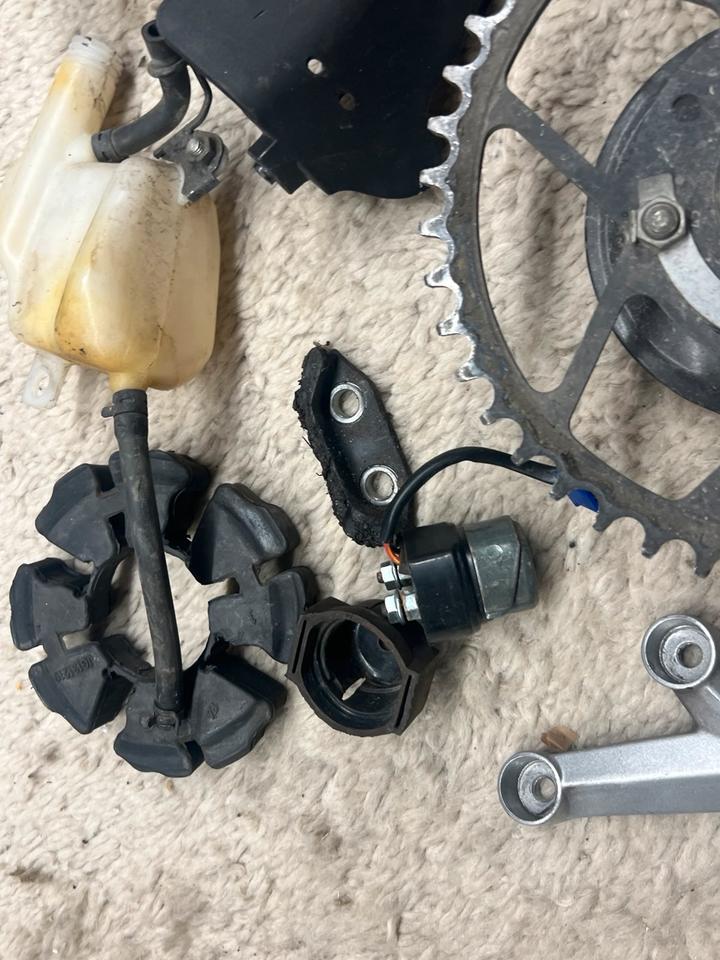 Ktm rc 125 kettenrad Träger Relais Halter alles 20€