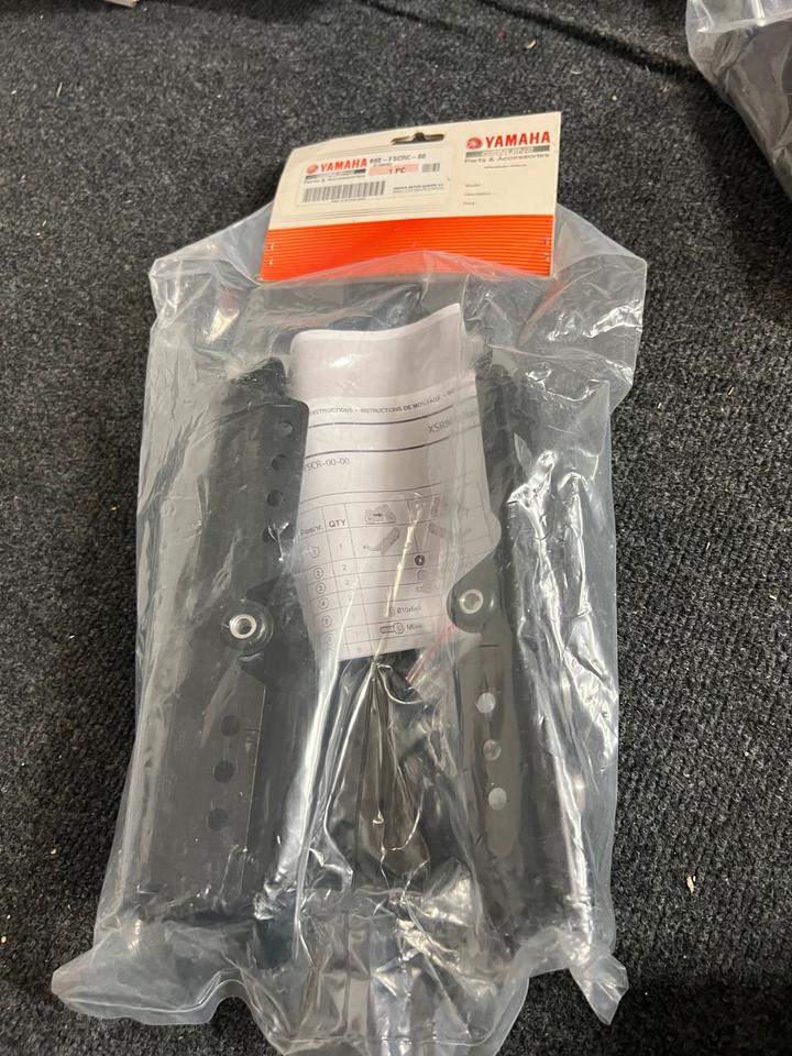 Yamaha xsr 900 Kühlerverkleidung neu B90 - FSCRC - 00