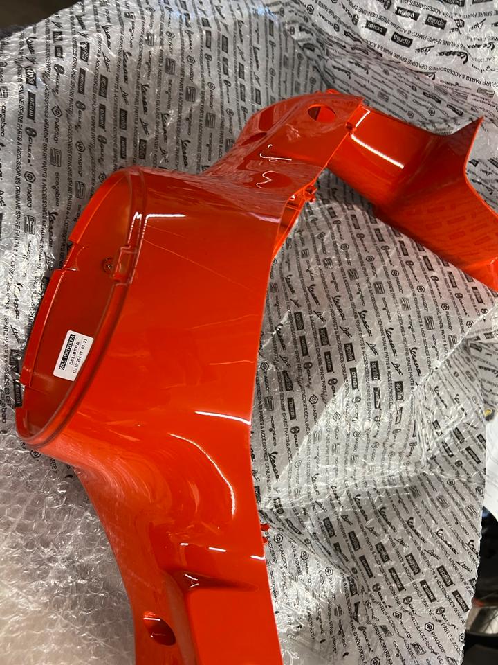 Vespa GTS 125 E5 Super 1B011175000A11Sport-Super Tech Verkleidung