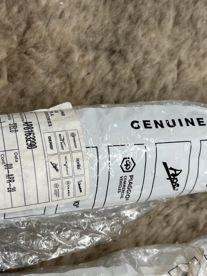 Aprilia scarabeo Standrohr piaggio AP8163290