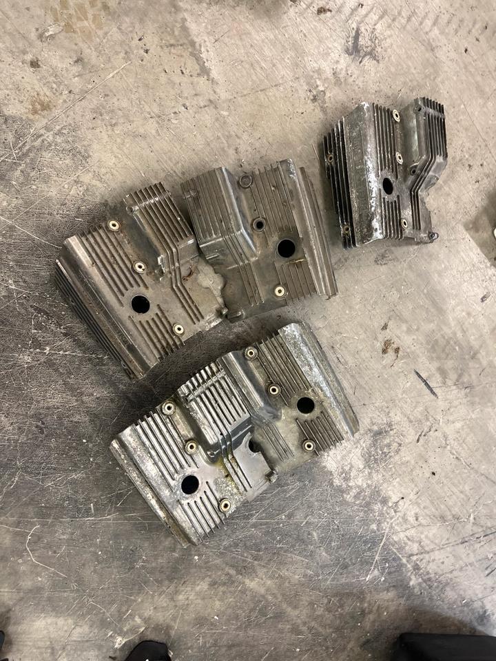 Suzuki gt 380 550 Zylinder Abdeckung alles komplett 60€