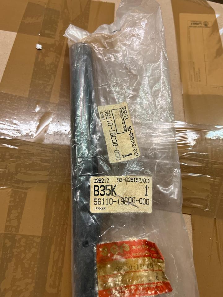 Suzuki 56110-19C-000 gsxf 600 Lenker Stummel neu 45€