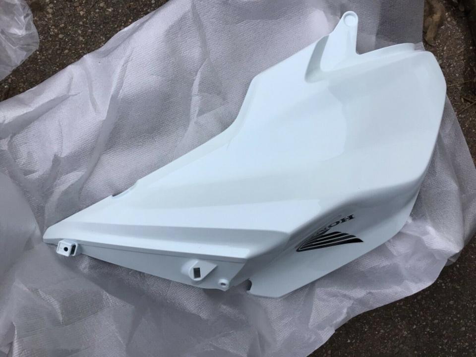Seitenverkleidung rechts Honda cbf 125 2020 Modell 50€