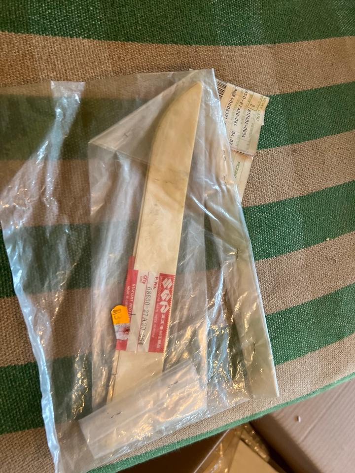Suzuki GSXR 750 Aufkleber 68650-27A20-064