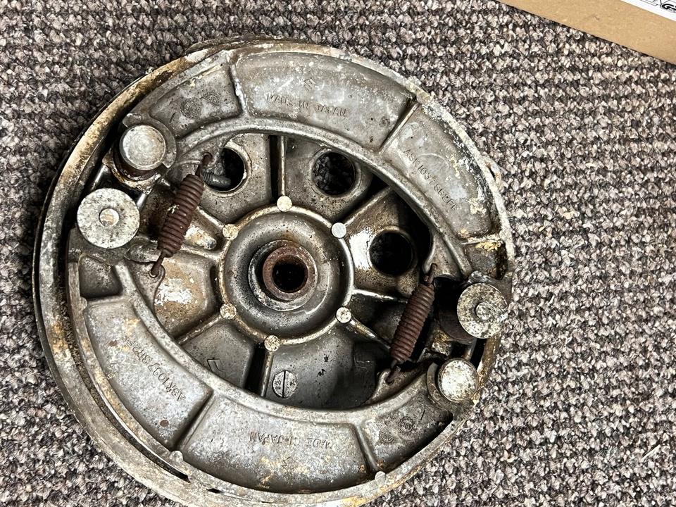 Suzuki GT 750 Doppel dublex Trommelbremse Bremse innenbelüftet