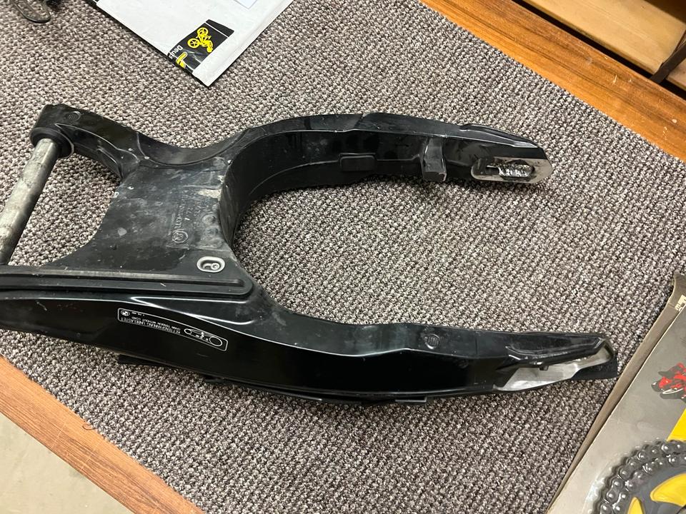 Schwinge bmw f 800 r 2012 50€
