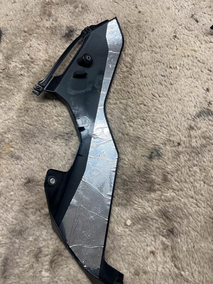 Yamaha r6 rj27 BN6-28385-00 100€ Verkleidung