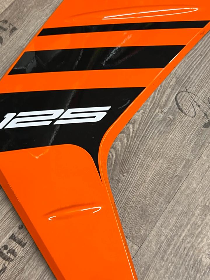 Ktm rc 125 Verkleidung rechts klein 80€