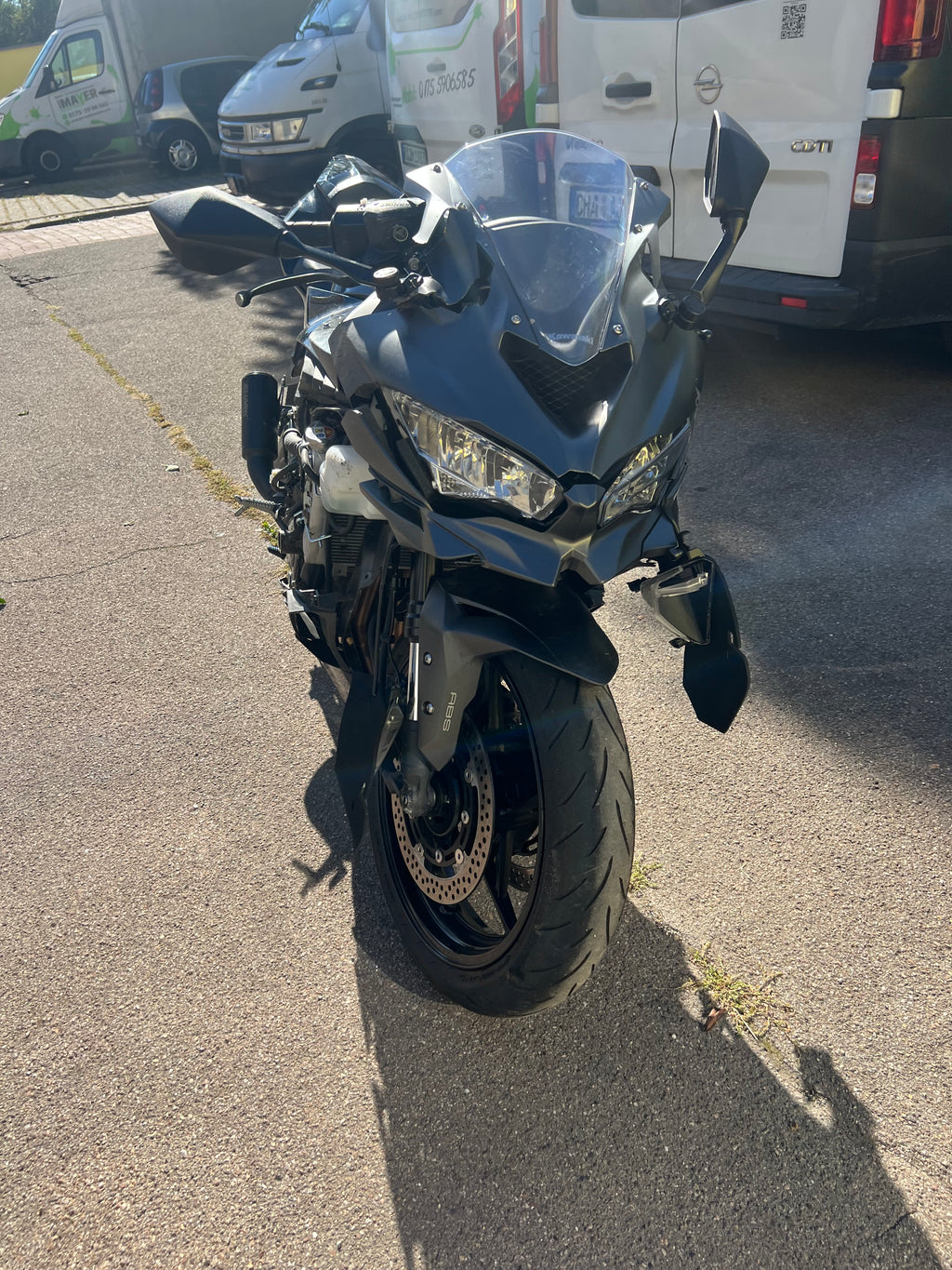 Kawasaki ZX4RR  von 2026 unfall 4500€