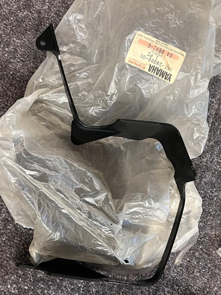 Yamaha FZ 750 innen Verkleidung neu 2KT-28396-00-00