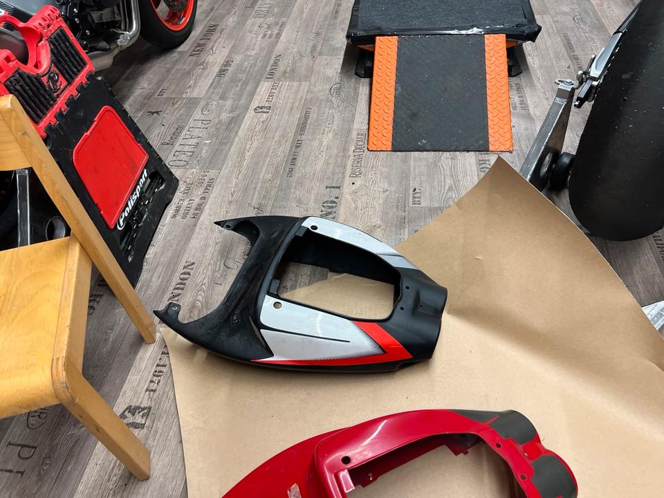 Aprilia Tuono 1000 dis.106500 Heckverkleidung neu je 90€